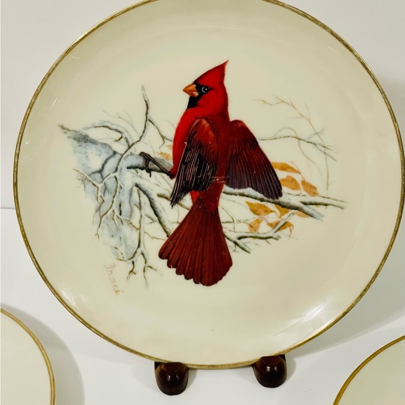 Elegant Bird Motif Decorative Plate Set - Picture 2 of 7